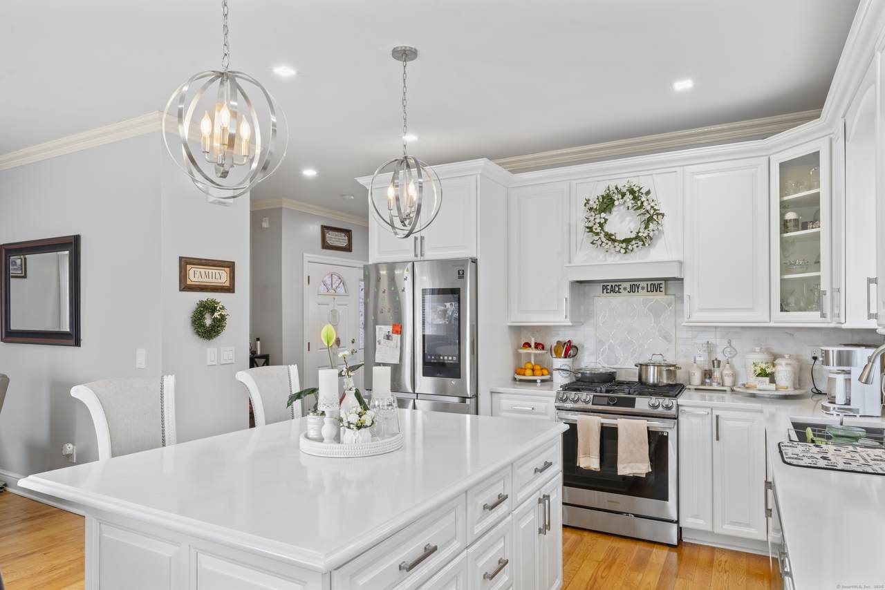 1095 Hope Street - Photo 1