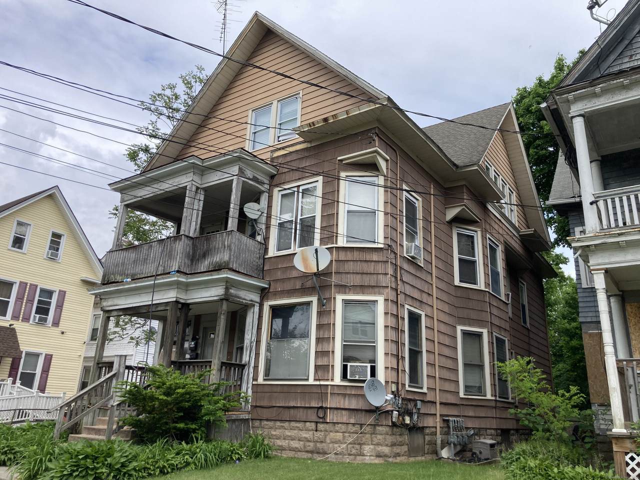 225 Winthrop Avenue - Photo 1