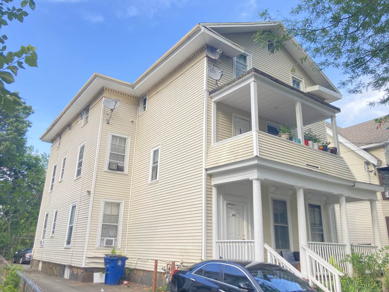 607 Elm Street - Photo 1