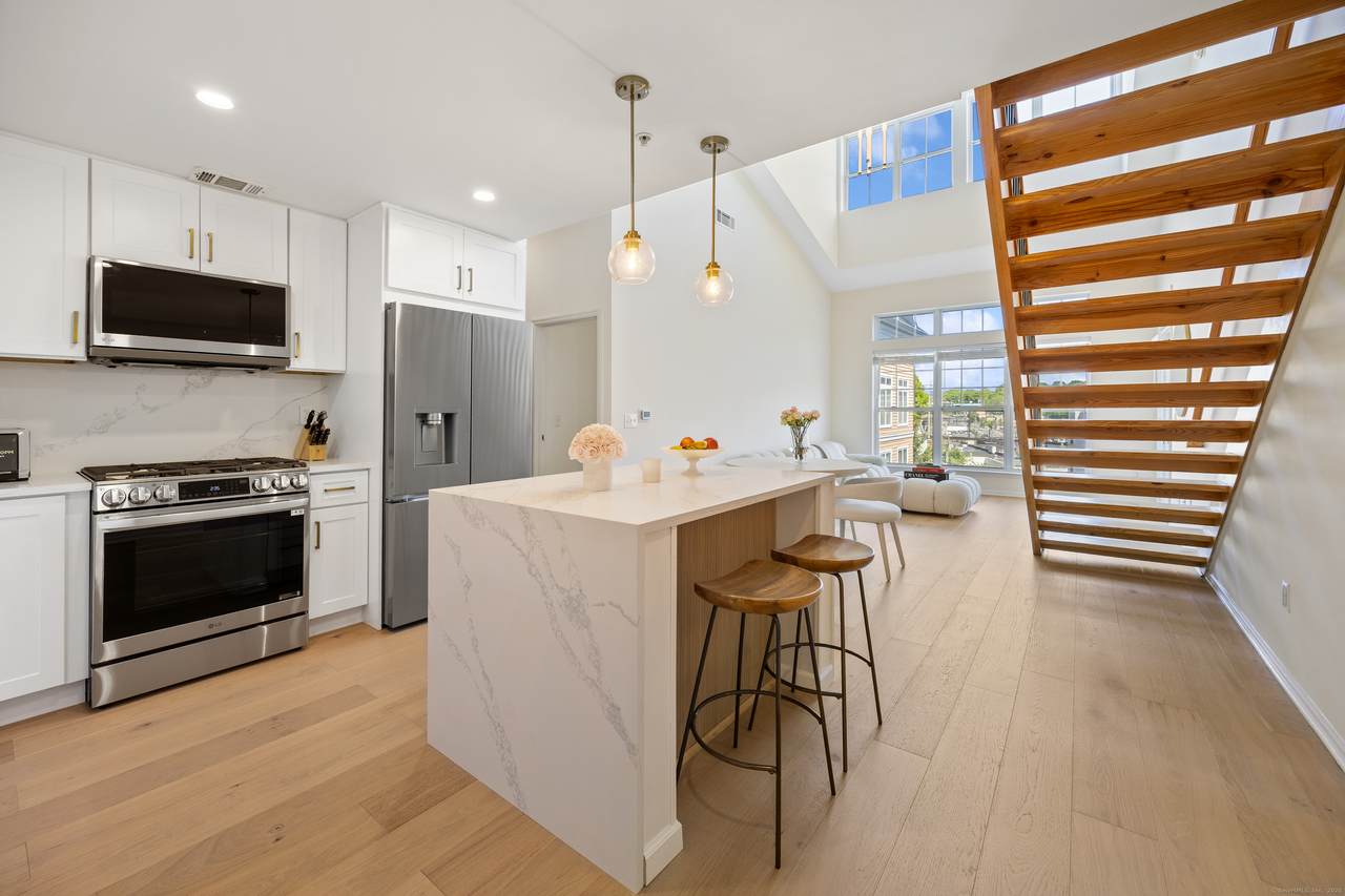 850 Main Street - Photo 1