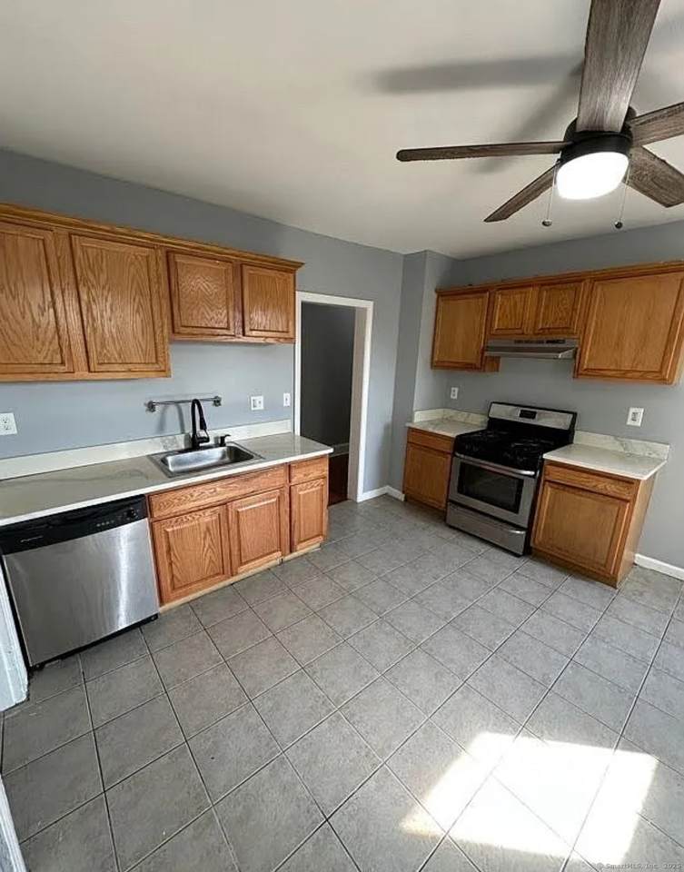 1018 Hancock Avenue - Photo 1