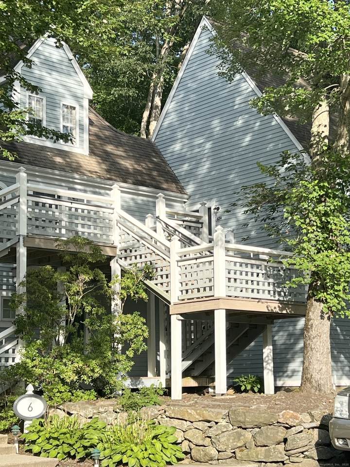 624 Old Pond Lane - Photo 1