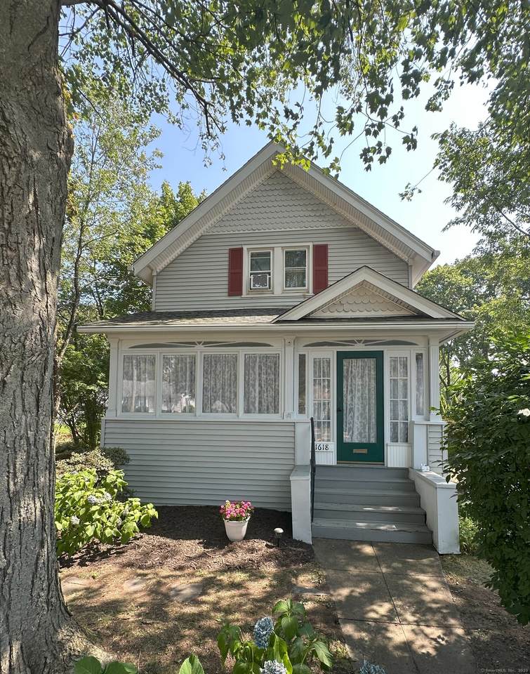 1618 Nichols Avenue - Photo 1