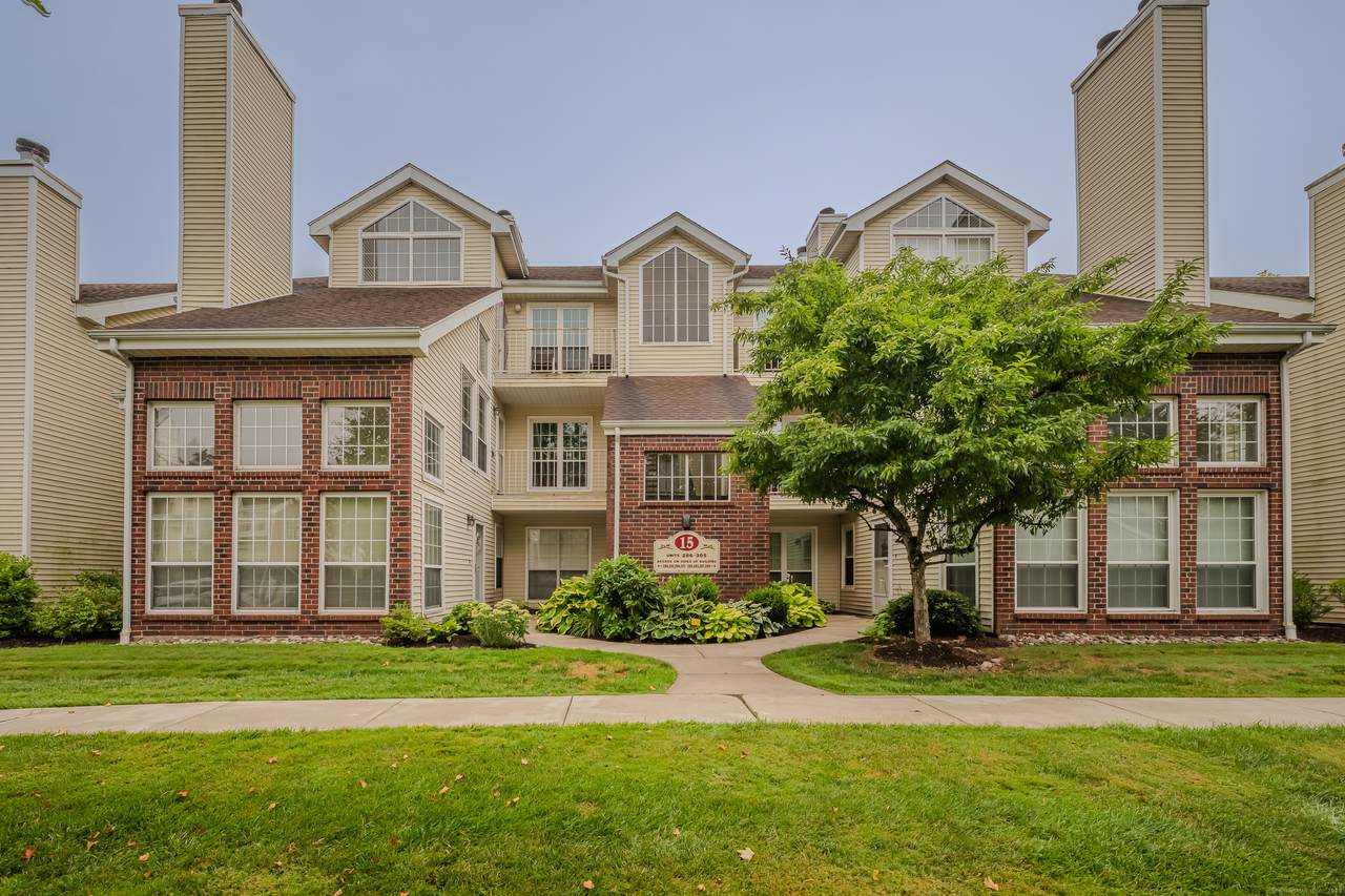 300 Carriage Crossing Lane - Photo 1