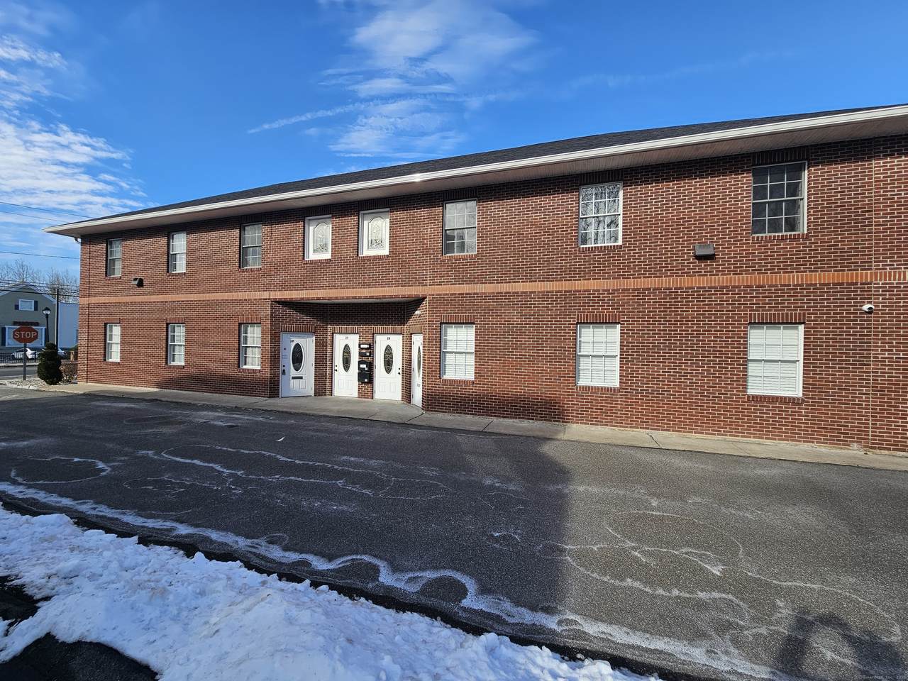 979 Farmington Avenue - Photo 1