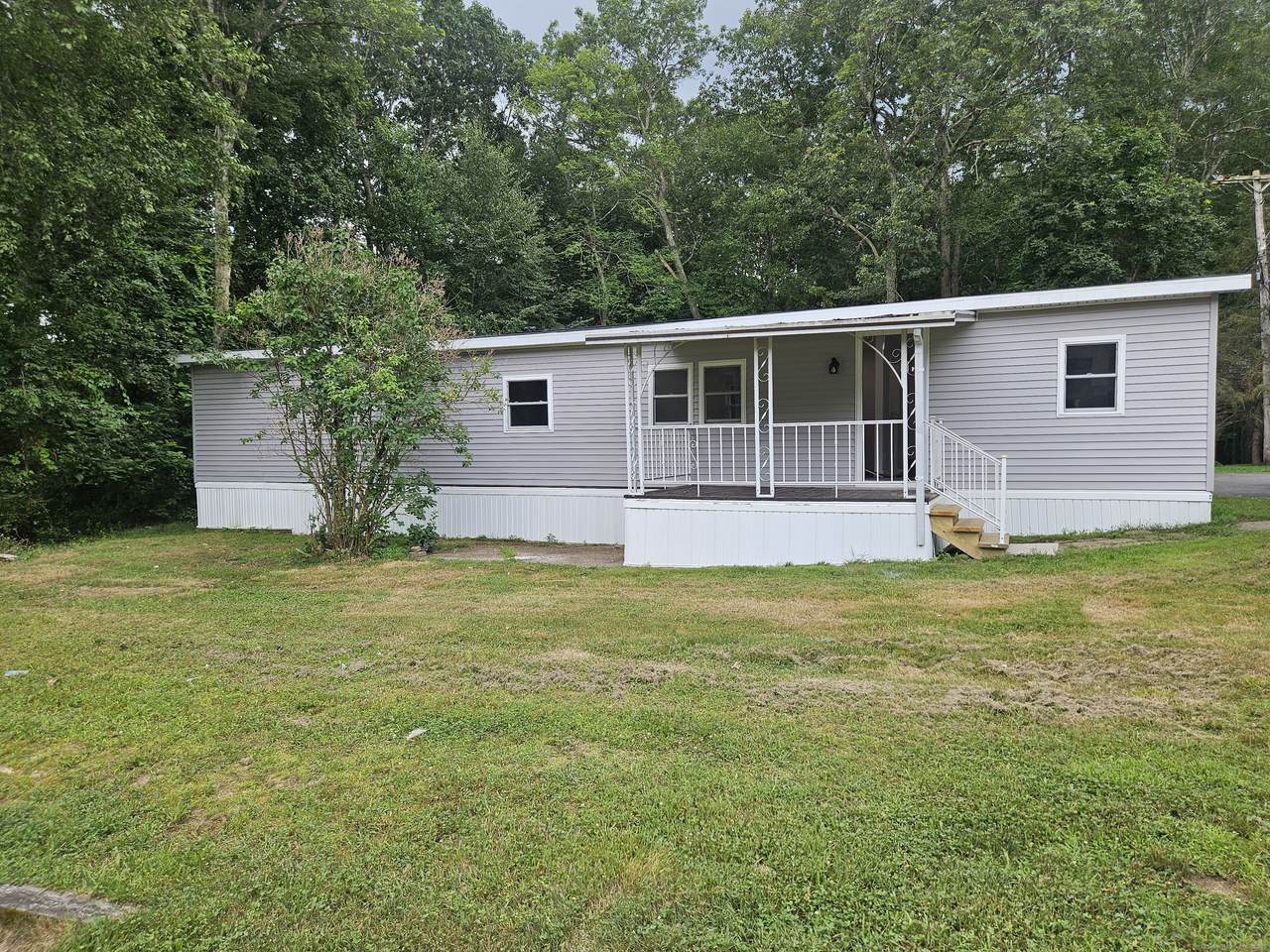 303 Mohegan Park Road - Photo 1