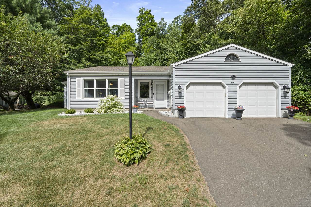 2415 Shepard Avenue - Photo 1