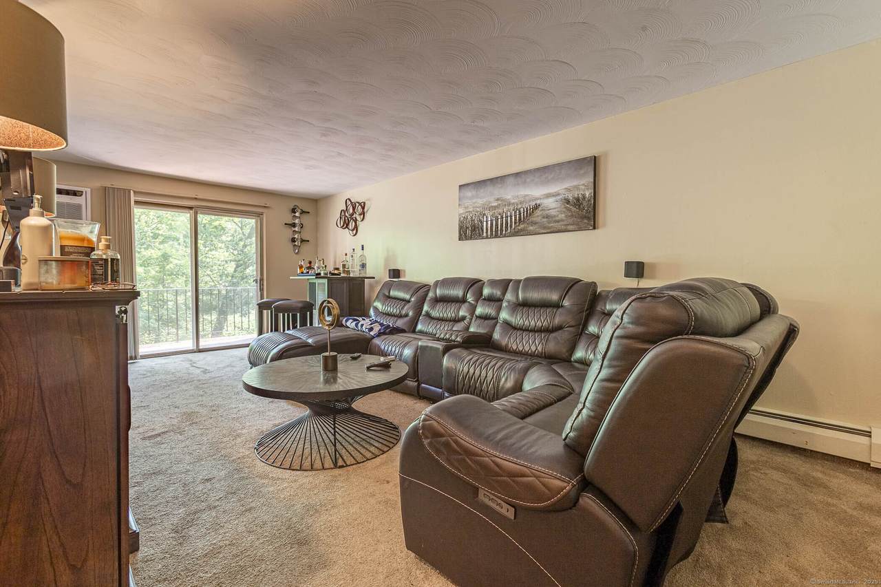 929 Burnside Avenue - Photo 1