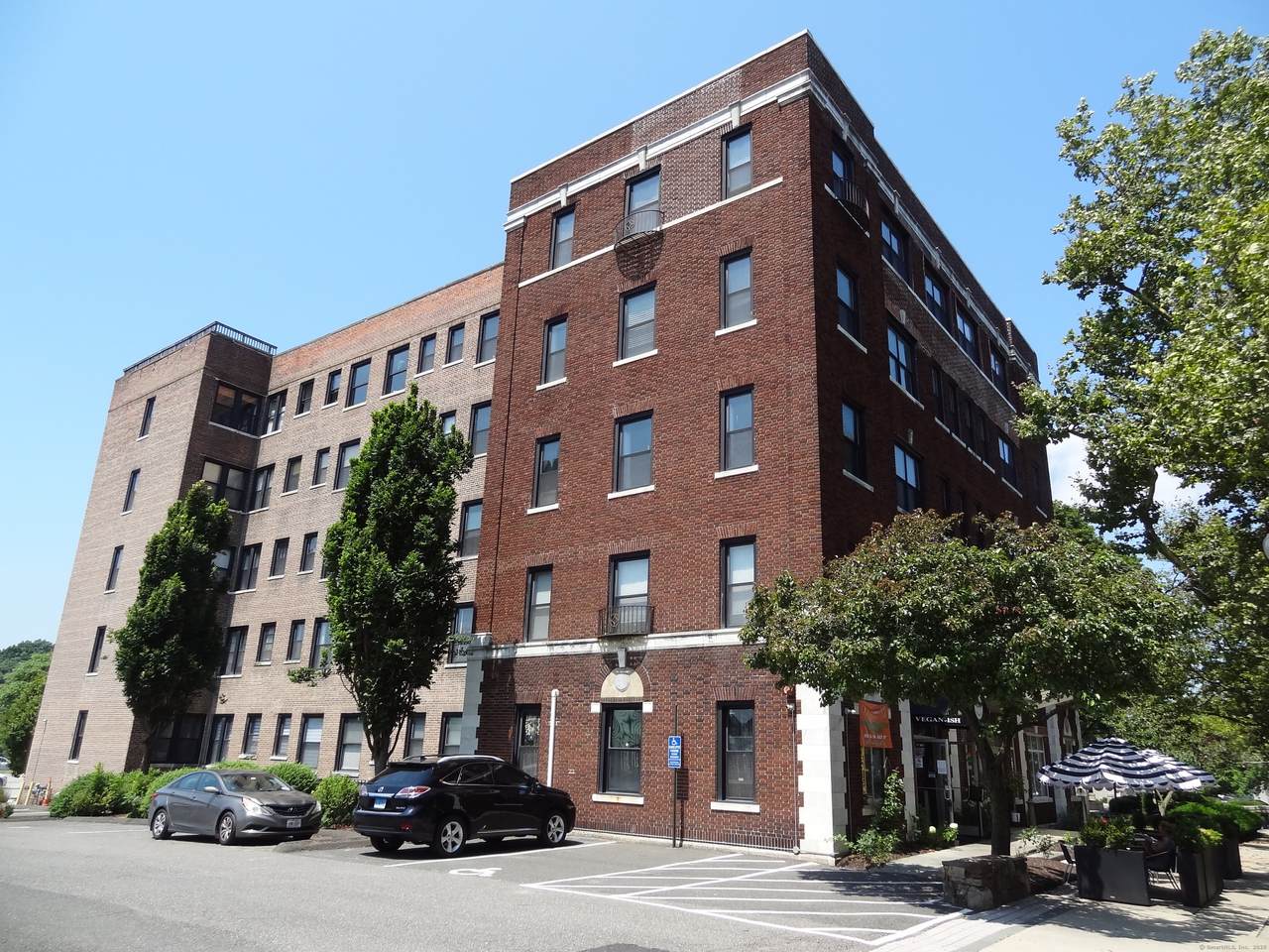881 Lafayette Boulevard - Photo 1
