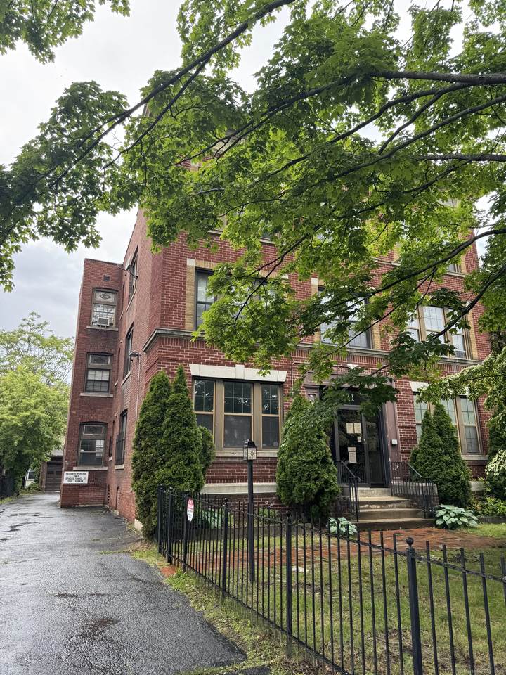 421 Wethersfield Avenue - Photo 1