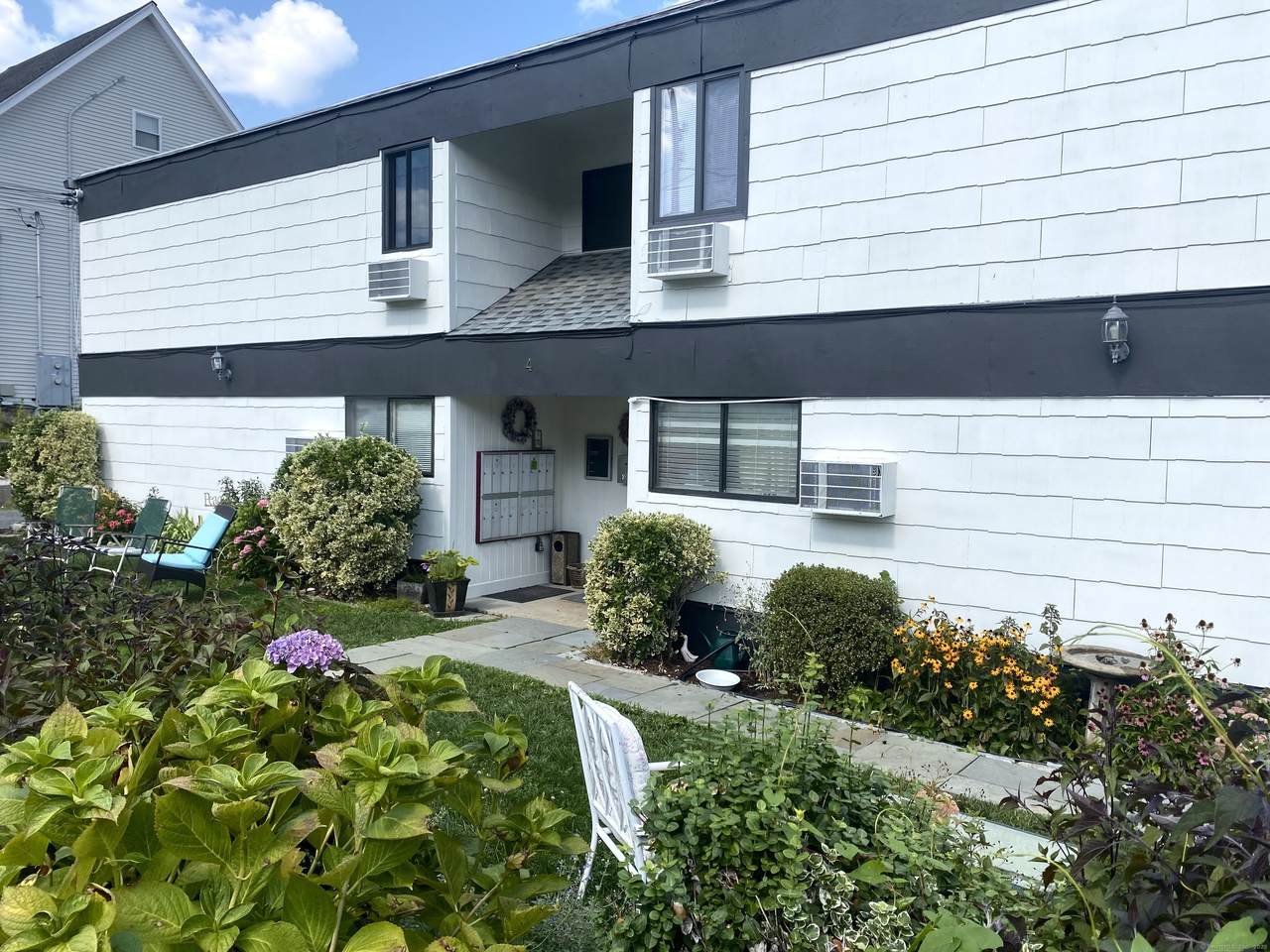 4 Glenwood Avenue - Photo 1