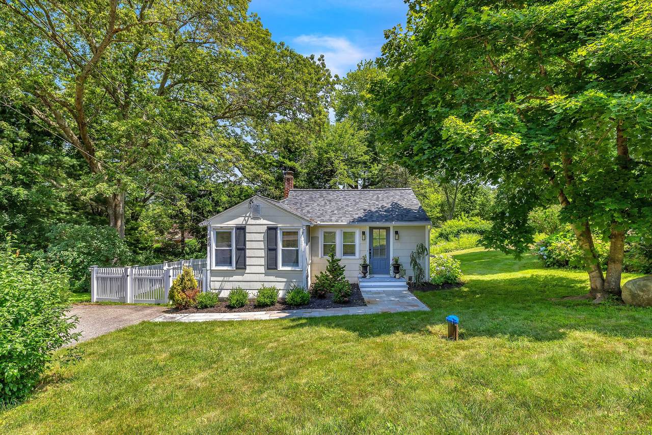 86 Longwood Drive - Photo 1