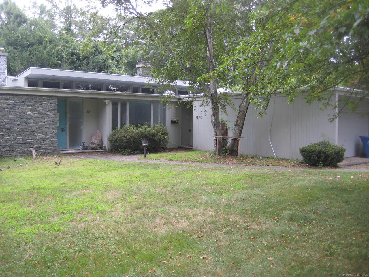 62 Mohegan Road - Photo 1