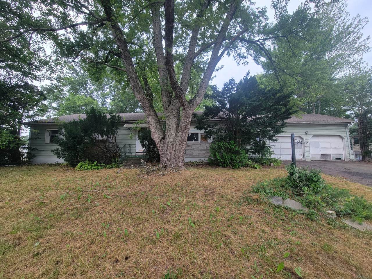 826 Brewer Street - Photo 1