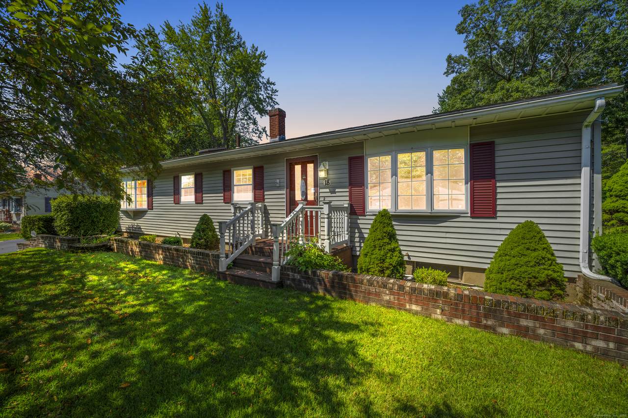 18 Glen Oak Drive - Photo 1