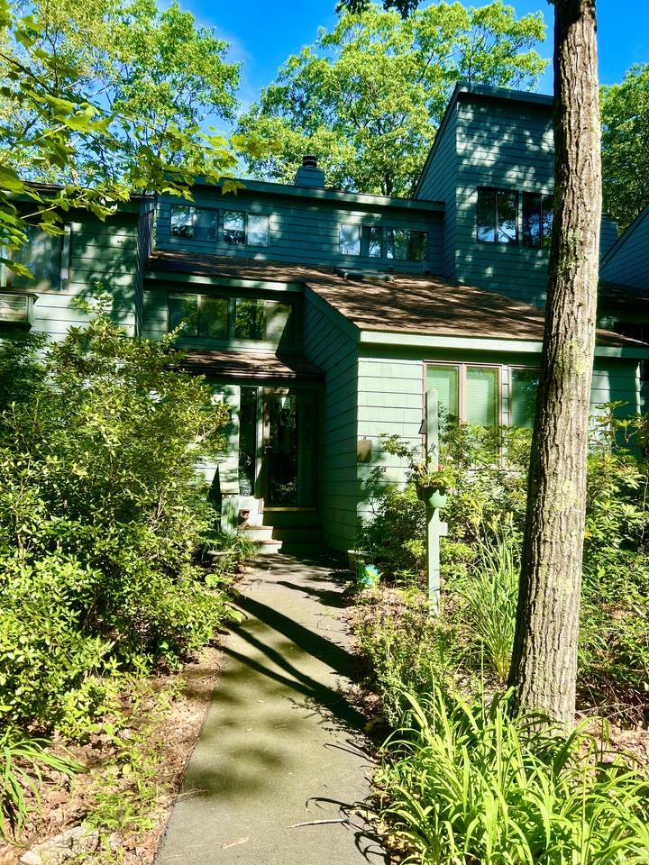 239 Ledge Drive - Photo 1