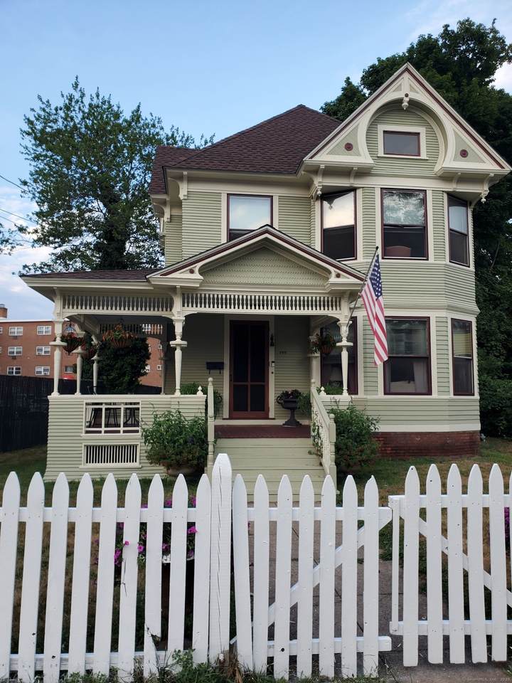 299 Union Avenue - Photo 1