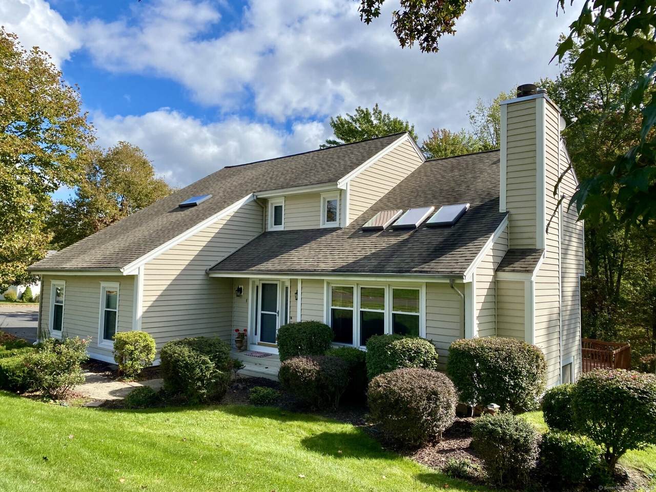 8 Tavern Circle - Photo 1