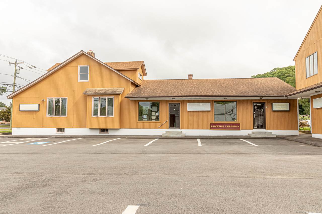 912 Norwich New London Turnpike - Photo 1