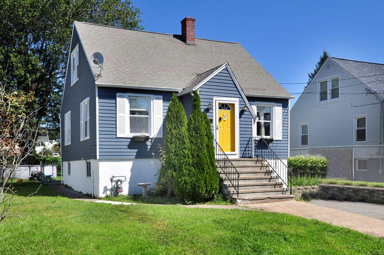 27 White Rose Avenue - Photo 1