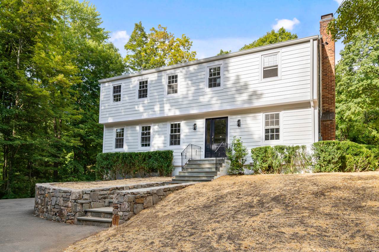 32 Cobblestone Place - Photo 1