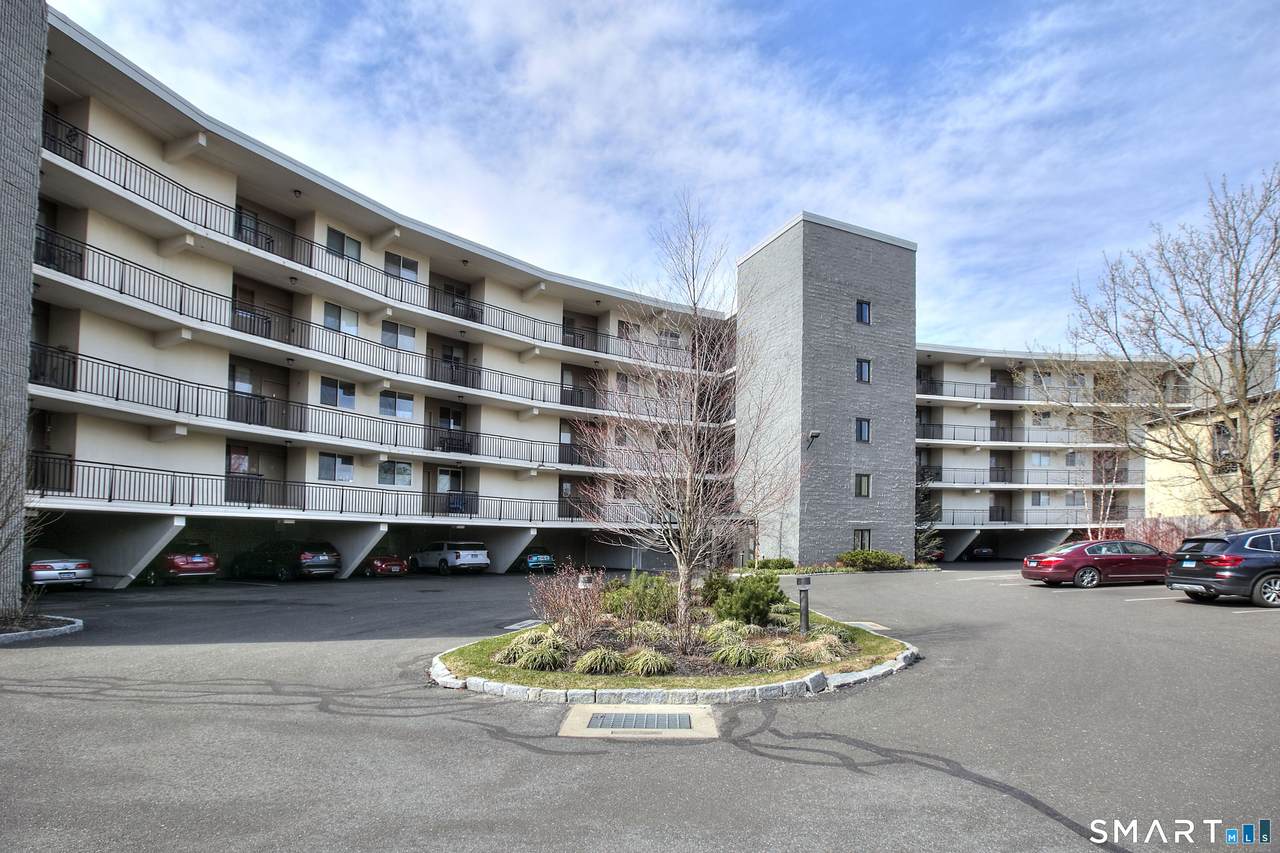 100 Seaview Avenue - Photo 1