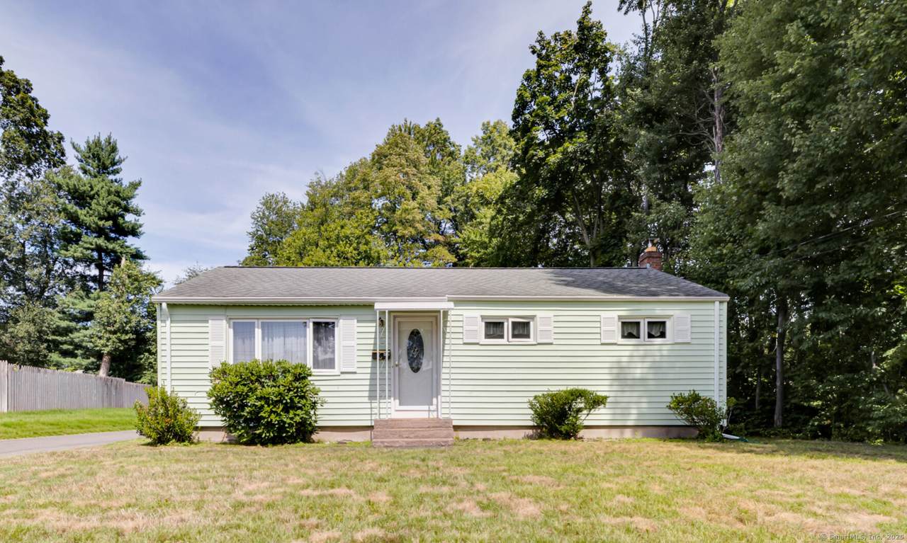 122 Janet Drive - Photo 1