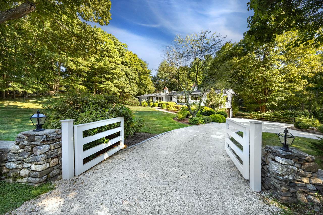 1001 Hulls Farm Road - Photo 1