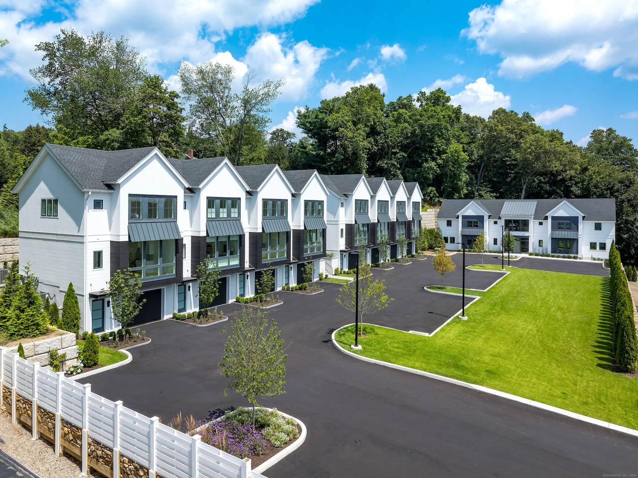 785 Post Road - Photo 1