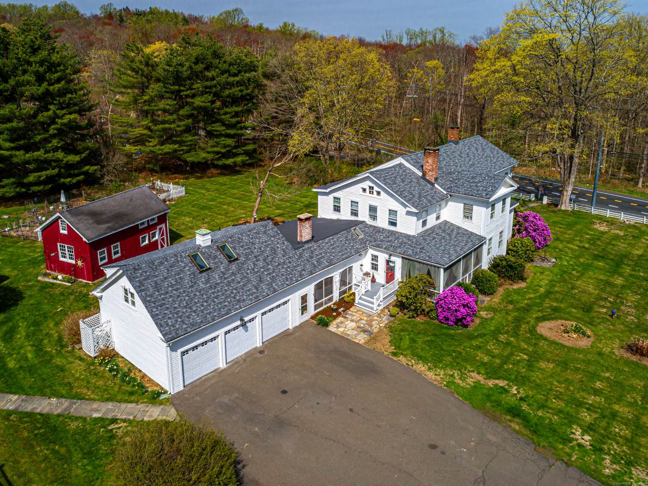 1115 Monroe Turnpike - Photo 1