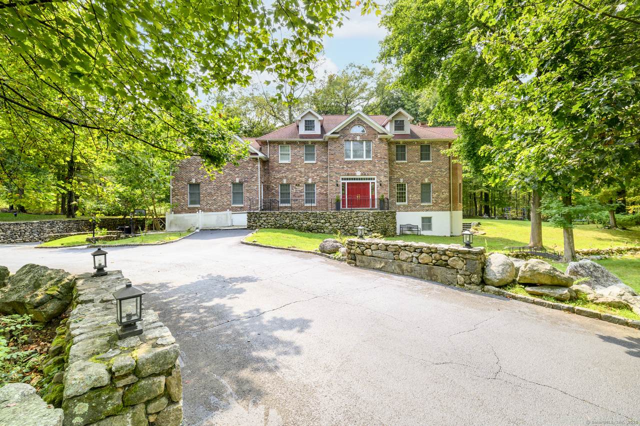 185 Interlaken Road - Photo 1