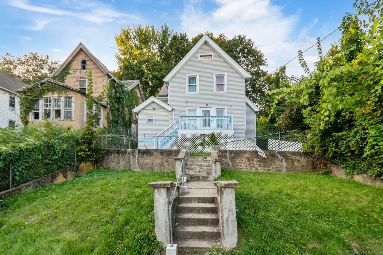 81 Easton Avenue - Photo 1