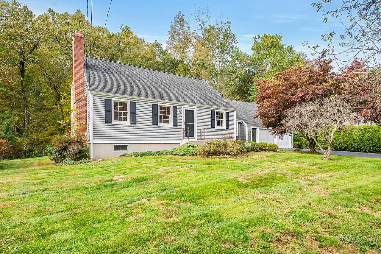 11 Ledgewood Drive - Photo 1