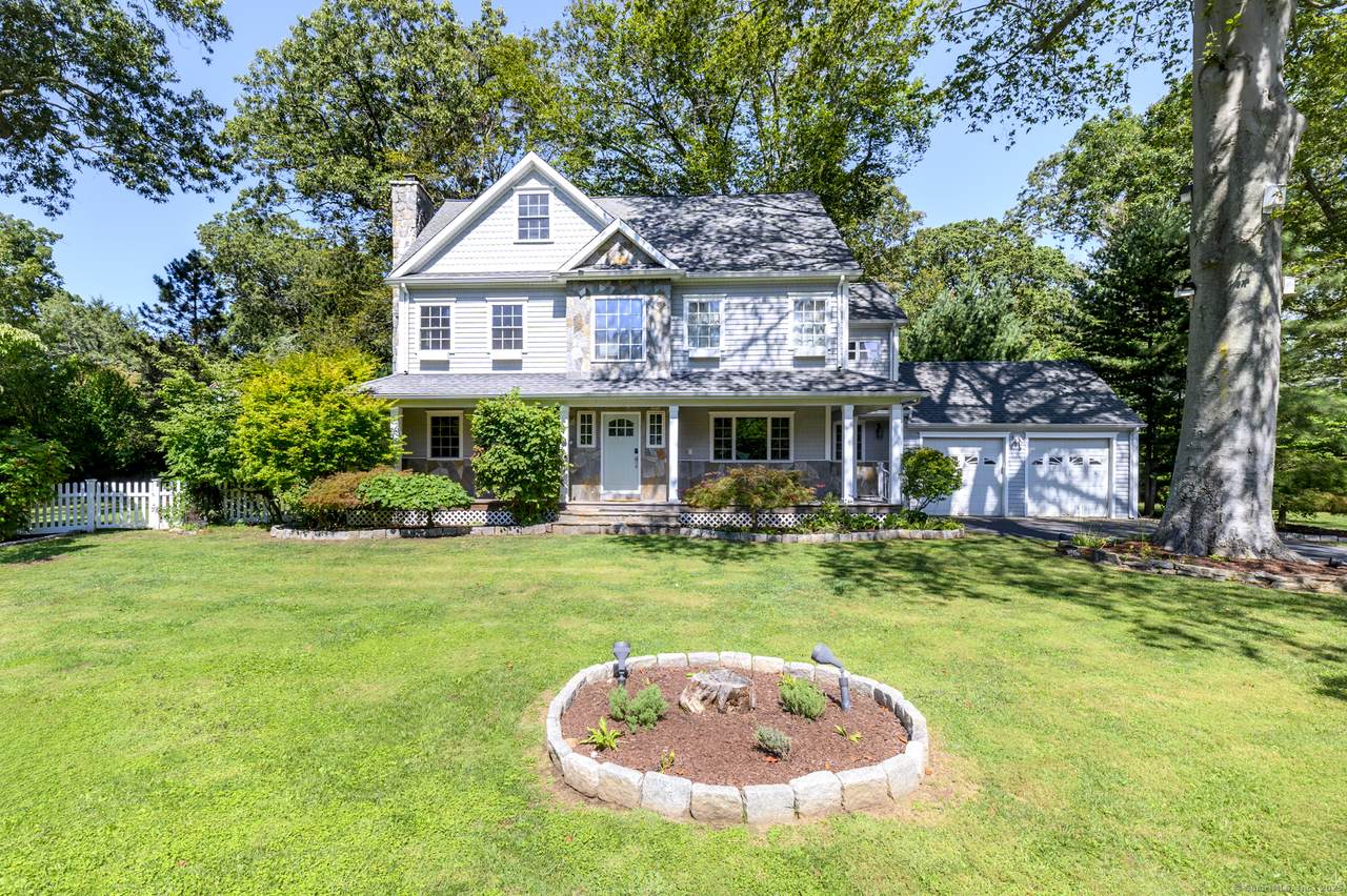 300 Winnepoge Drive - Photo 1