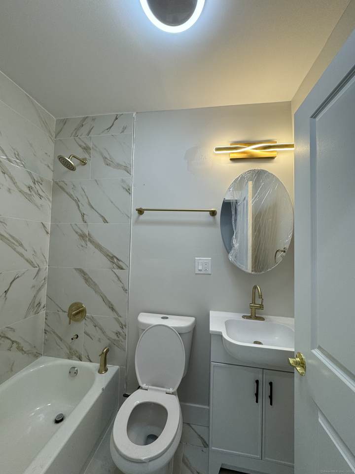 485 Howard Avenue - Photo 1