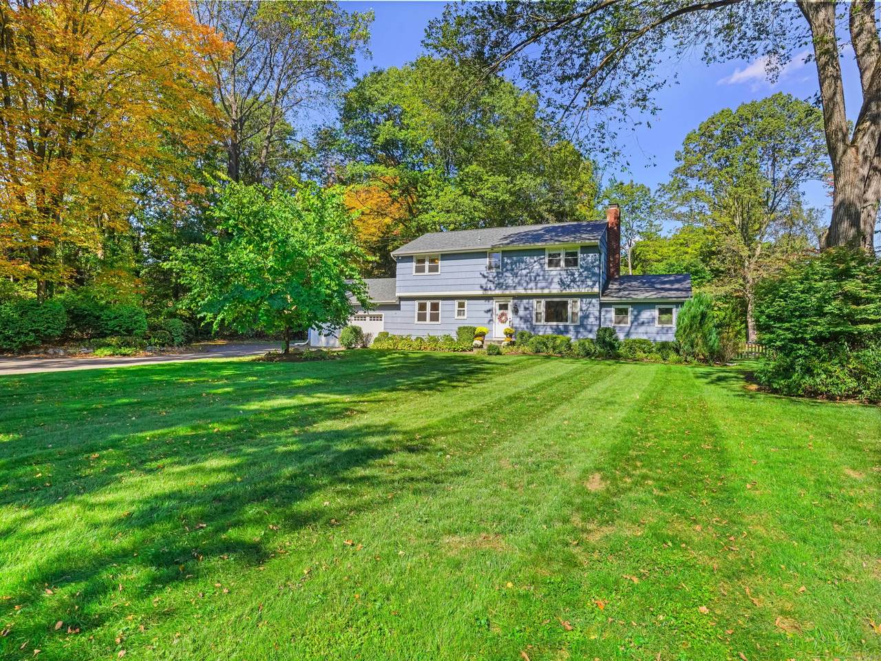 17 Redcoat Road - Photo 1