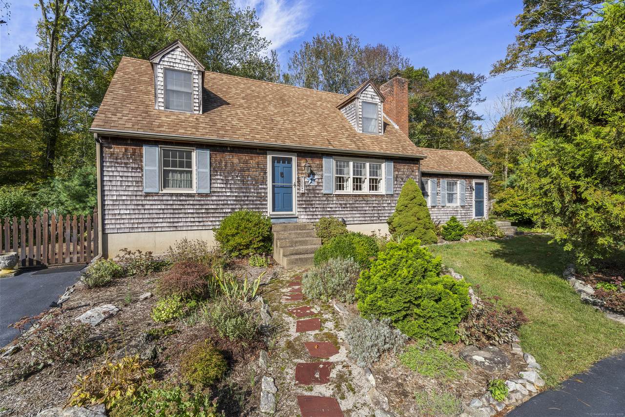 1064 North Road - Photo 1