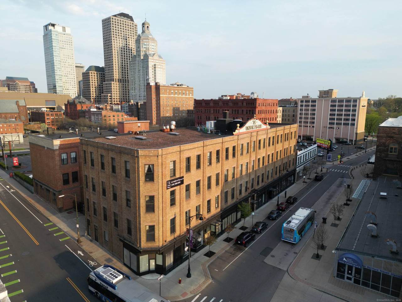 64-84 Union Place - Photo 1