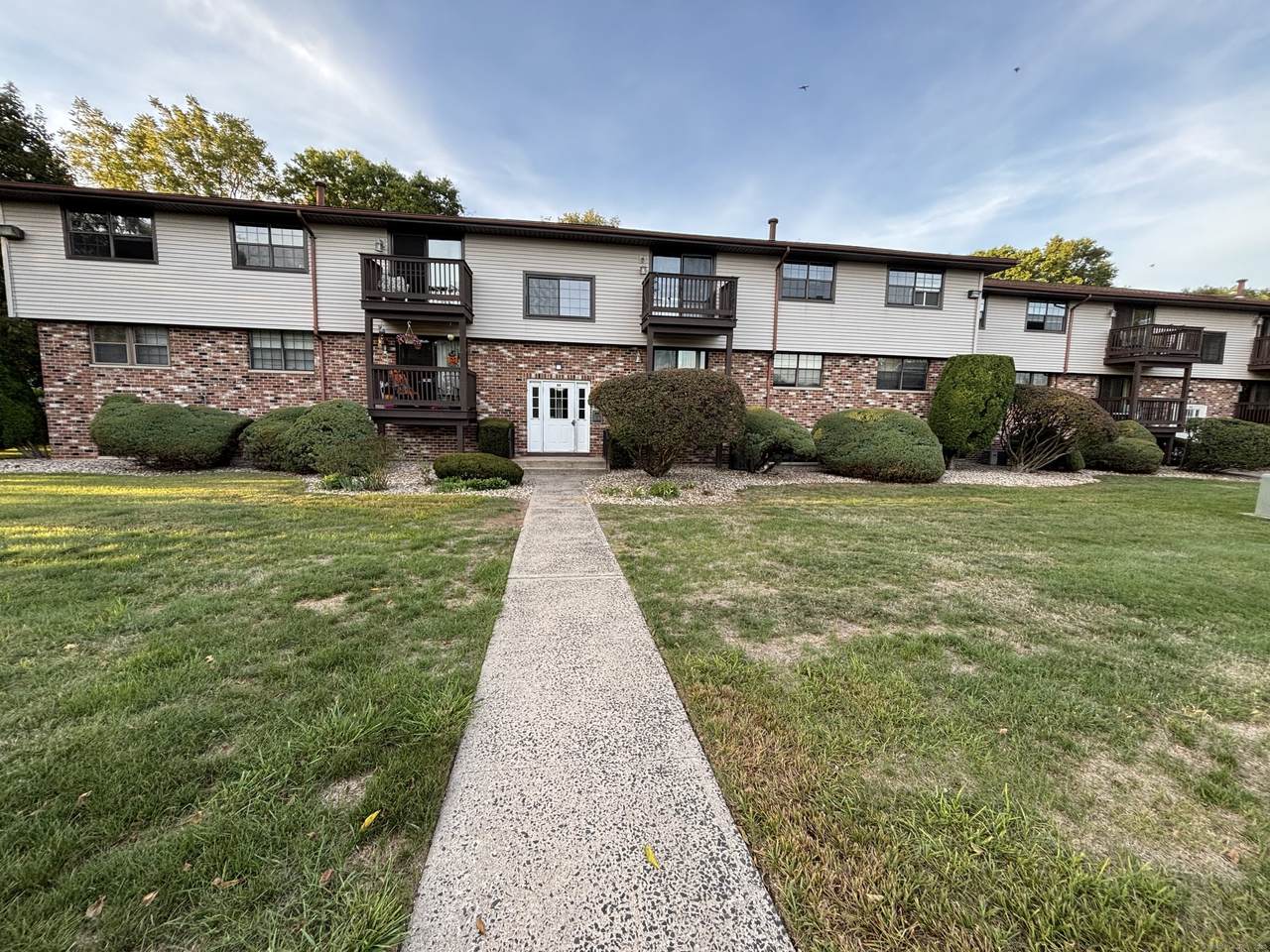 44 Surrey Drive - Photo 1