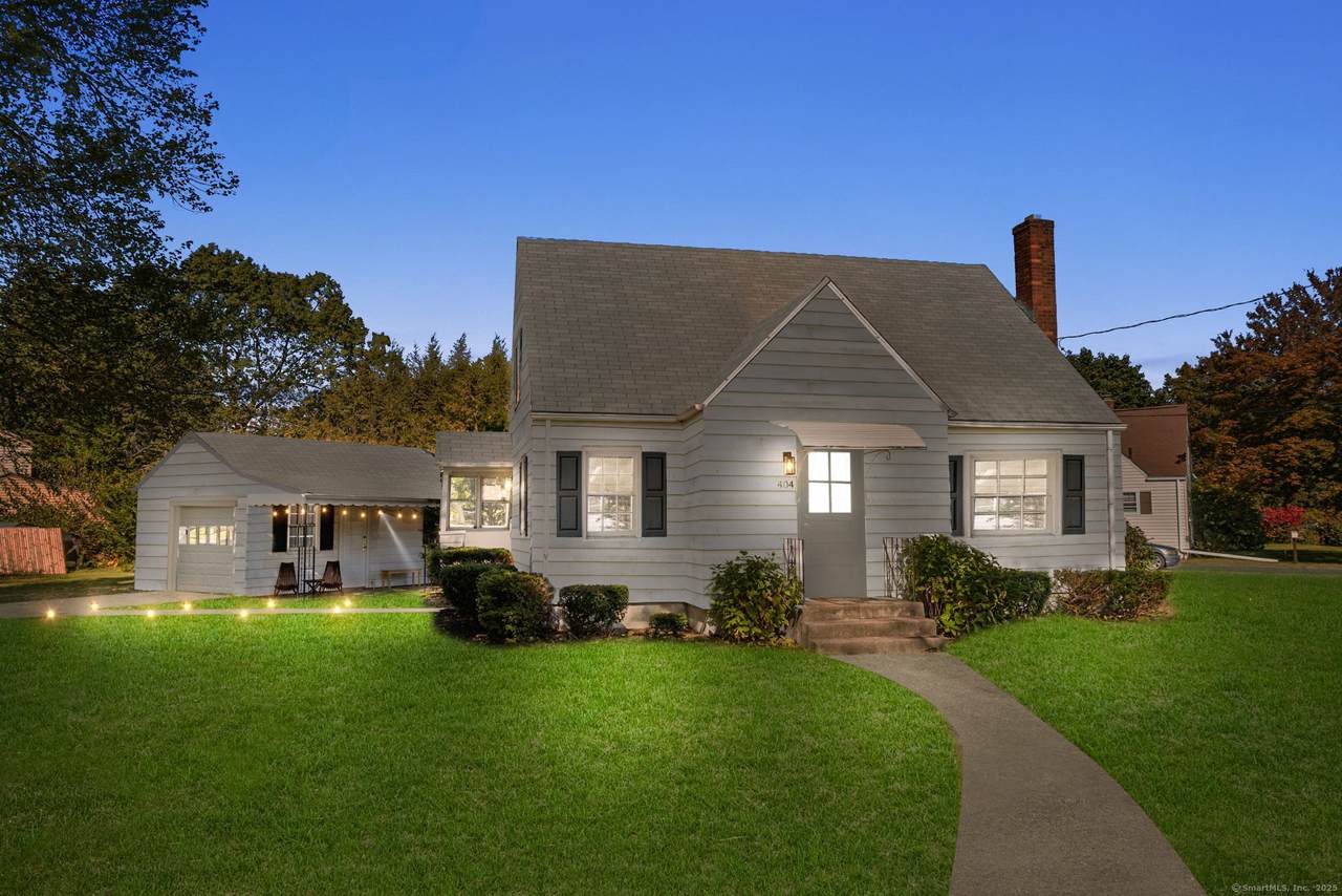 404 Elmwood Drive - Photo 1