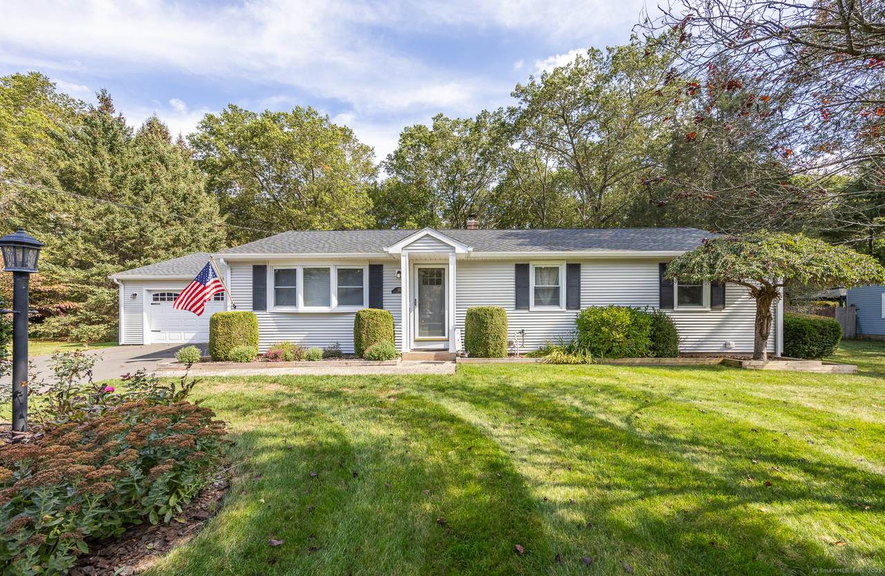 140 Edgewood Circle - Photo 1