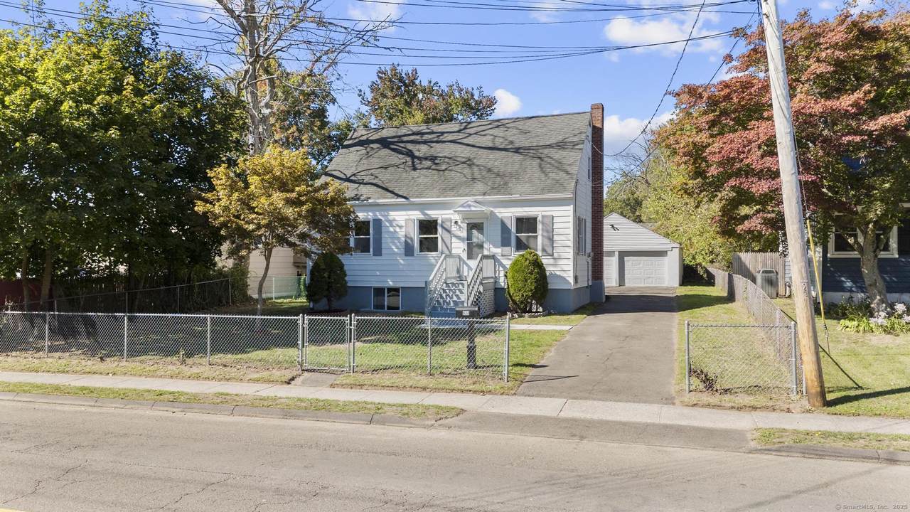 933 Success Avenue - Photo 1