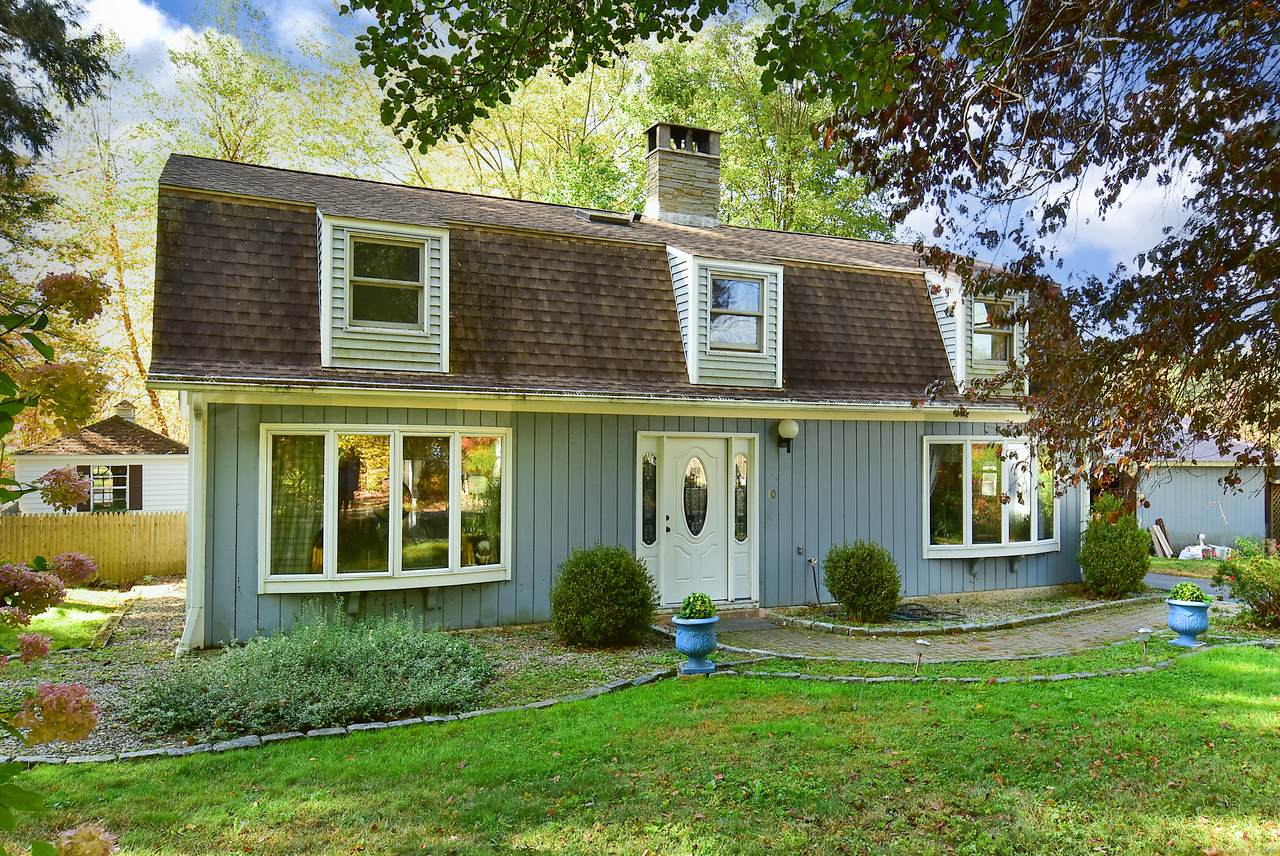 10 Ash Street - Photo 1