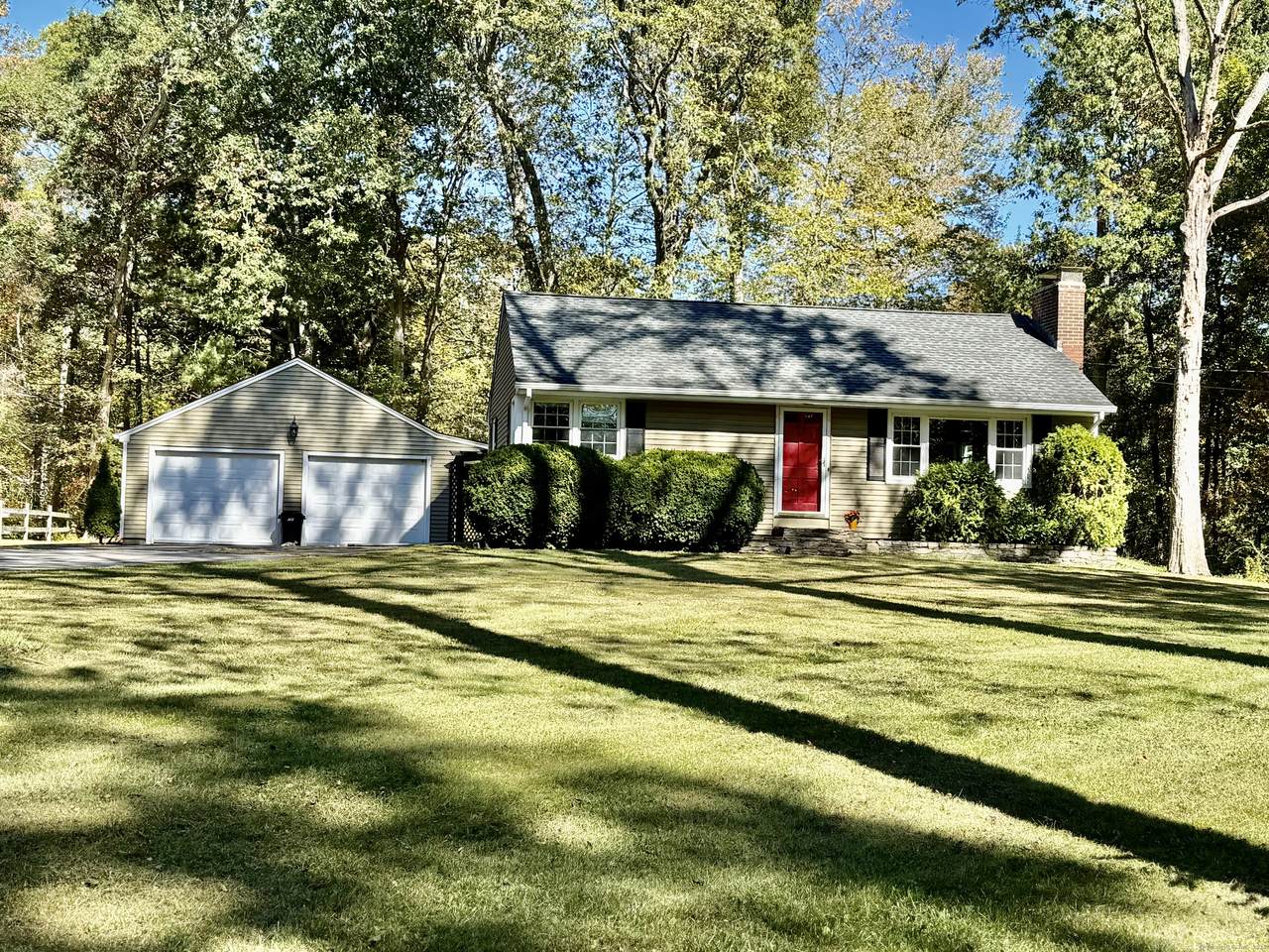 95 Colchester Avenue - Photo 1