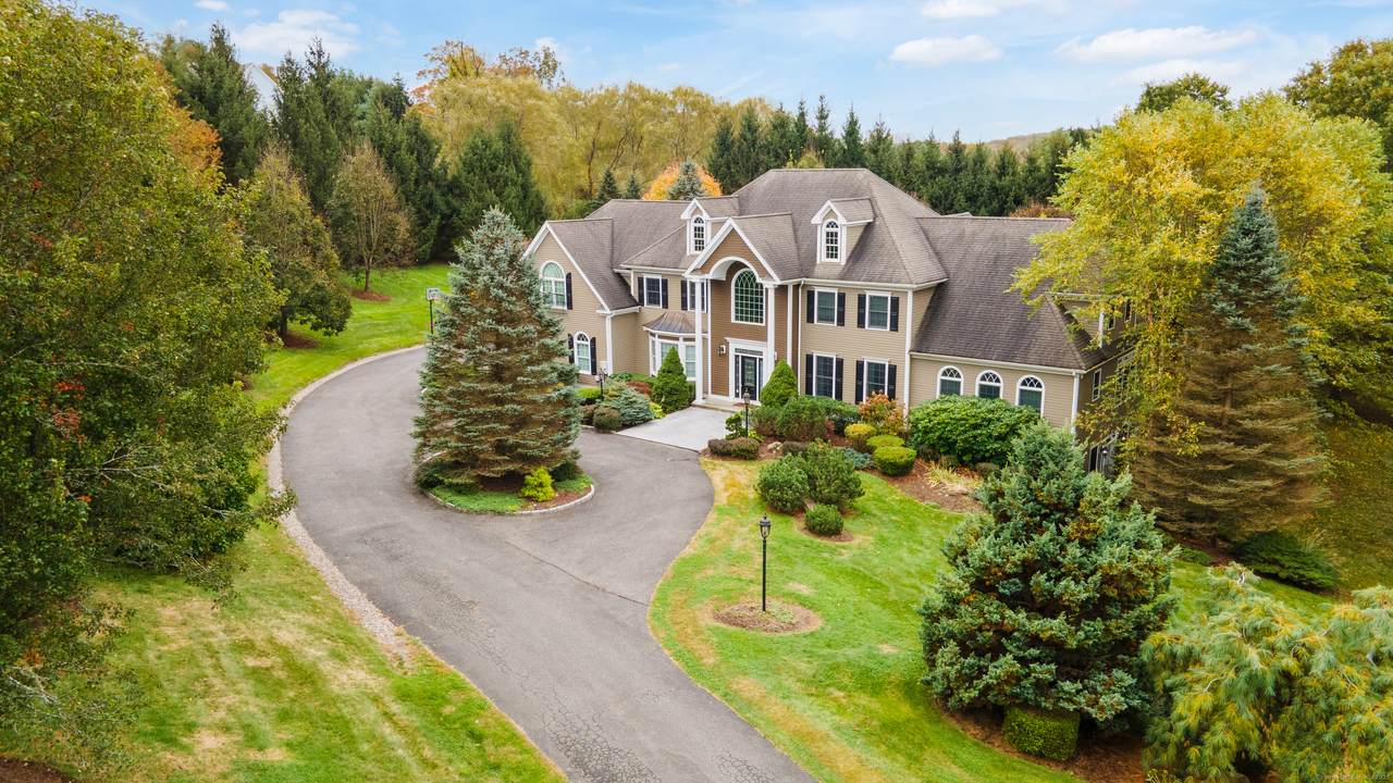 4 Wentworth Drive - Photo 1