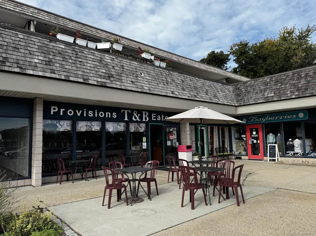 28 Pennsylvania Avenue - Photo 1