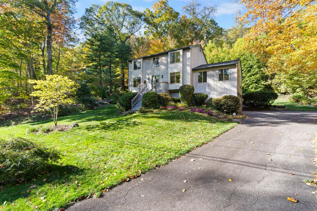 35 Mustang Drive - Photo 1