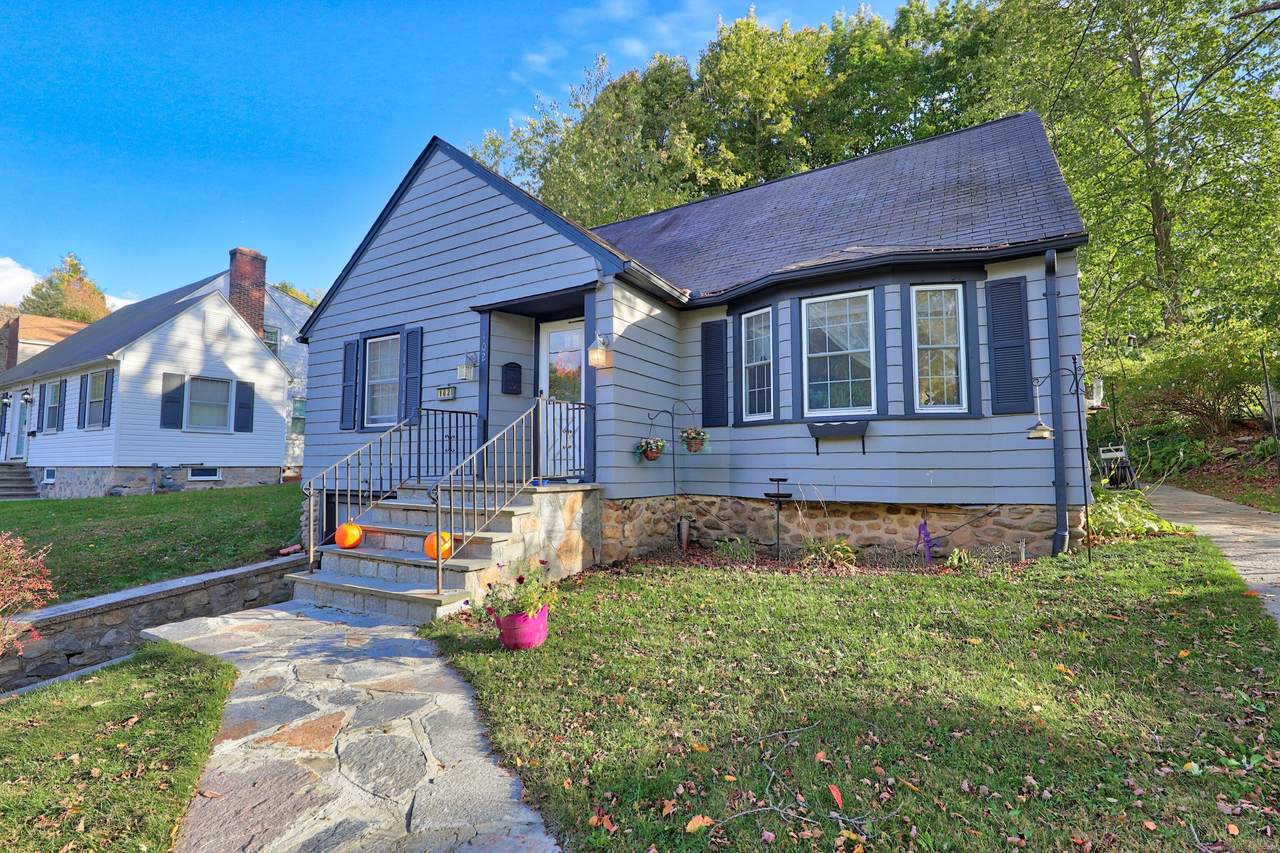 102 Waverly Street - Photo 1