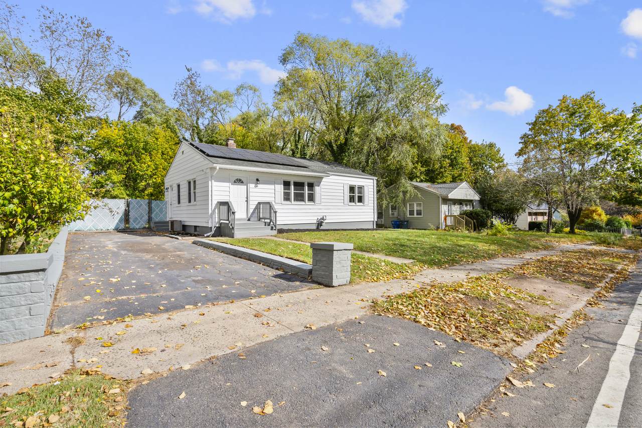 559 Woodin Street - Photo 1