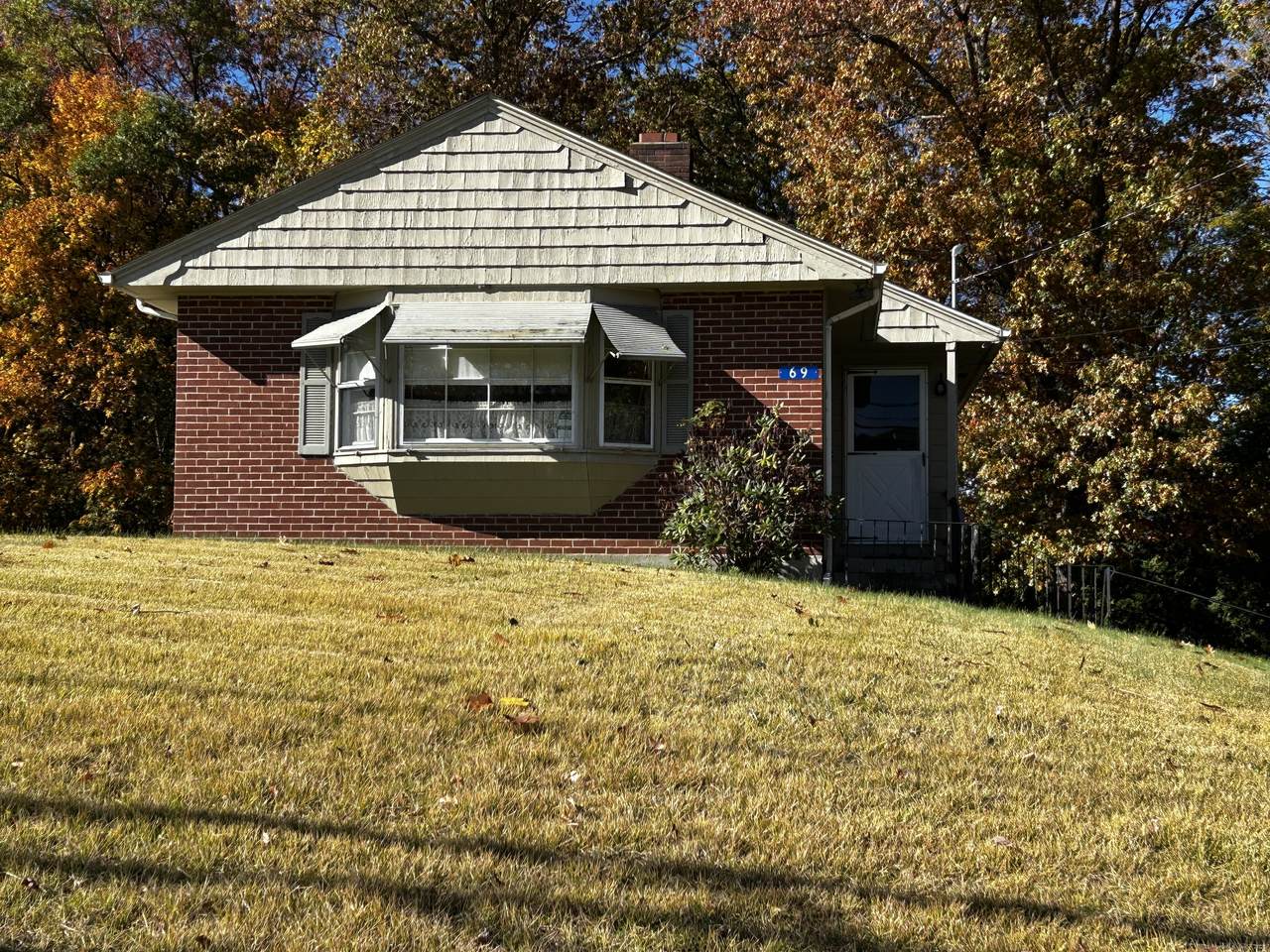 69 Wauregan Road - Photo 1